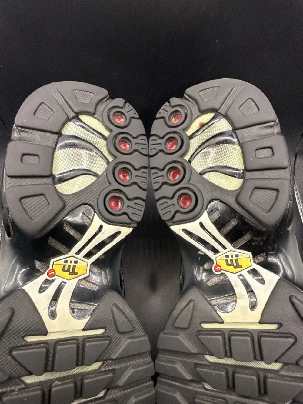 Size 6Y (GS) - Nike Air Max Plus Low Black Pure Platinum, 655020-053, No Box